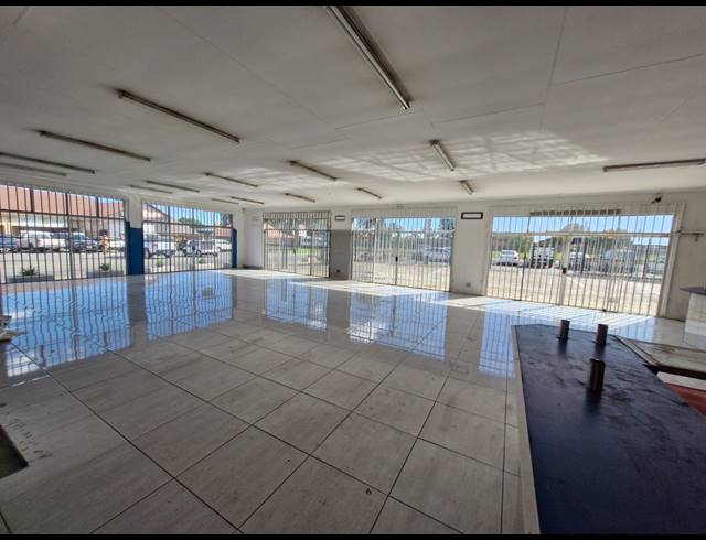 1,200M² RETAIL TO LET IN BEYERS PARK